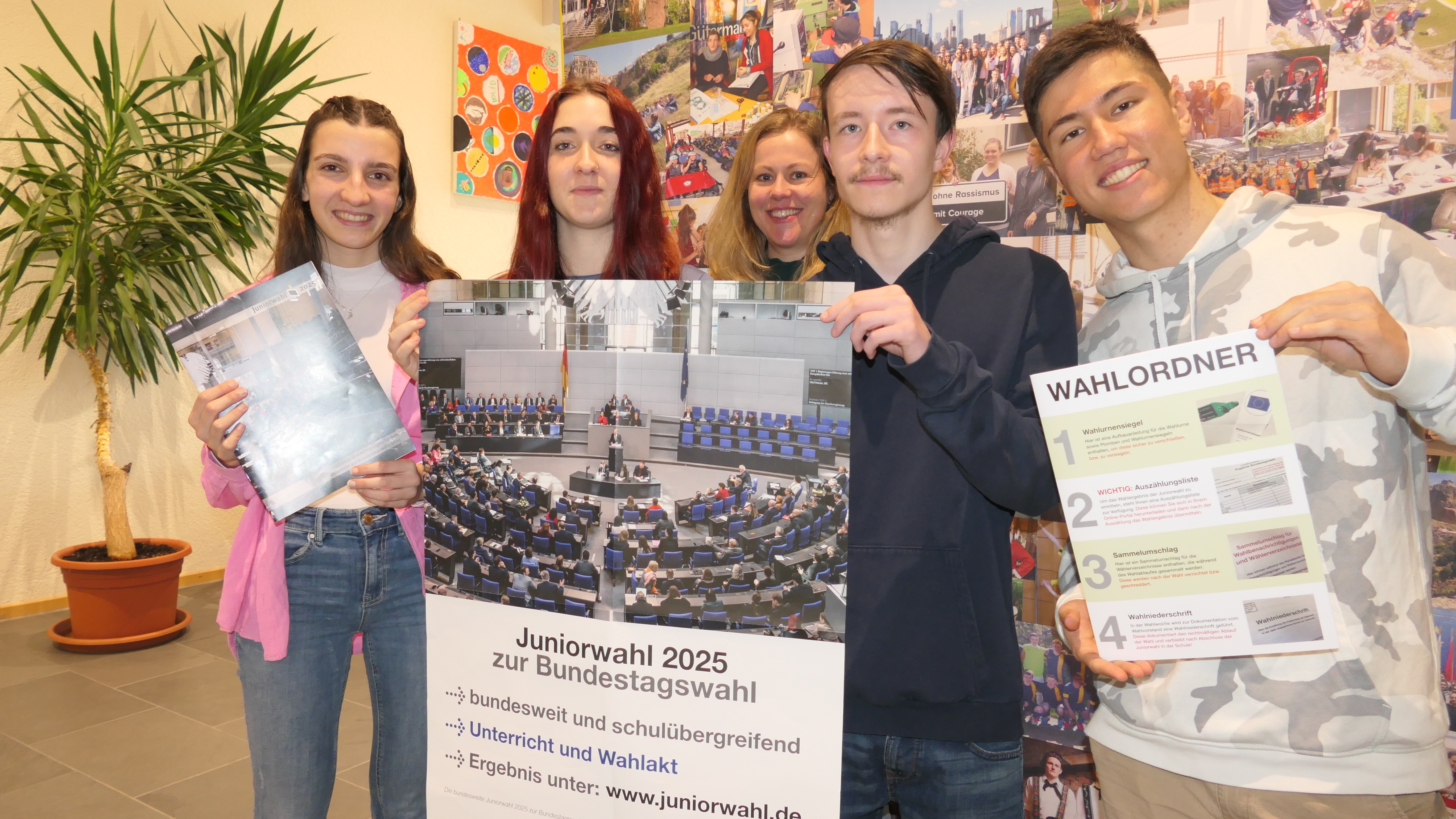 Juniorwahl zur Bundestagswahl 2025 - Das BSZ Waldkirch bringt Demokratie ins Klassenzimmer